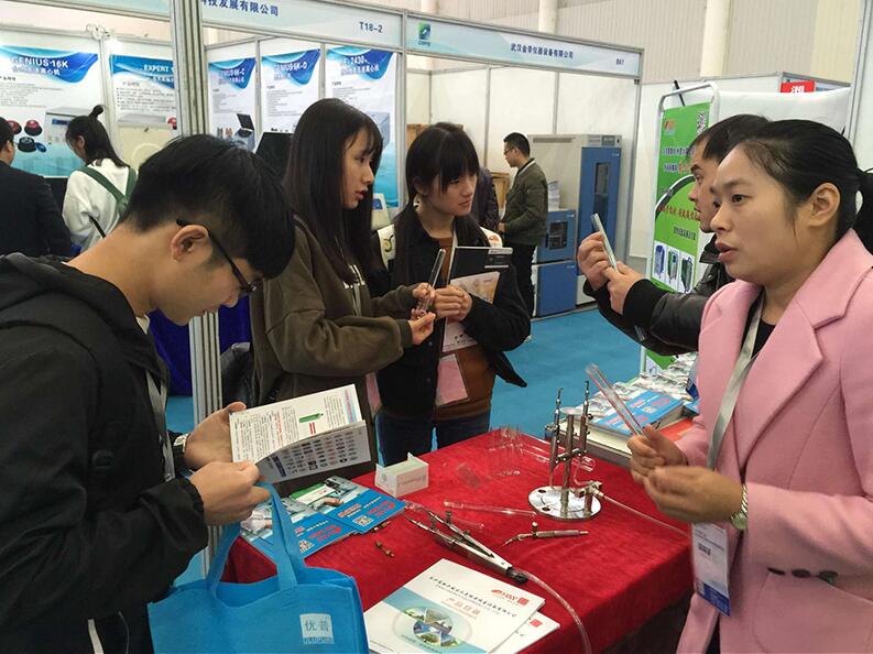 沃克攜玻璃管、安瓿瓶熔封設(shè)備參加2016華中科學(xué)儀器與實驗室裝備展！